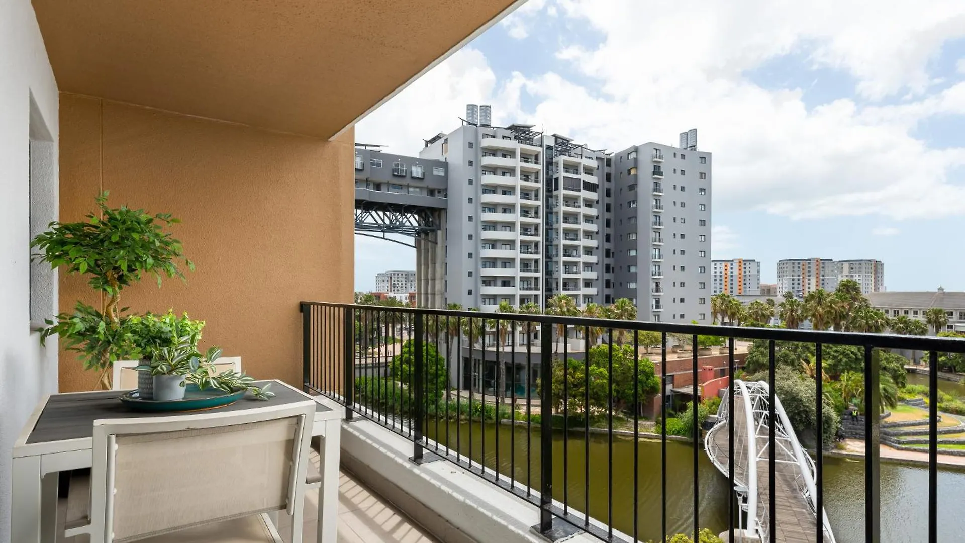 Waters Edge Apartments Cape Town
